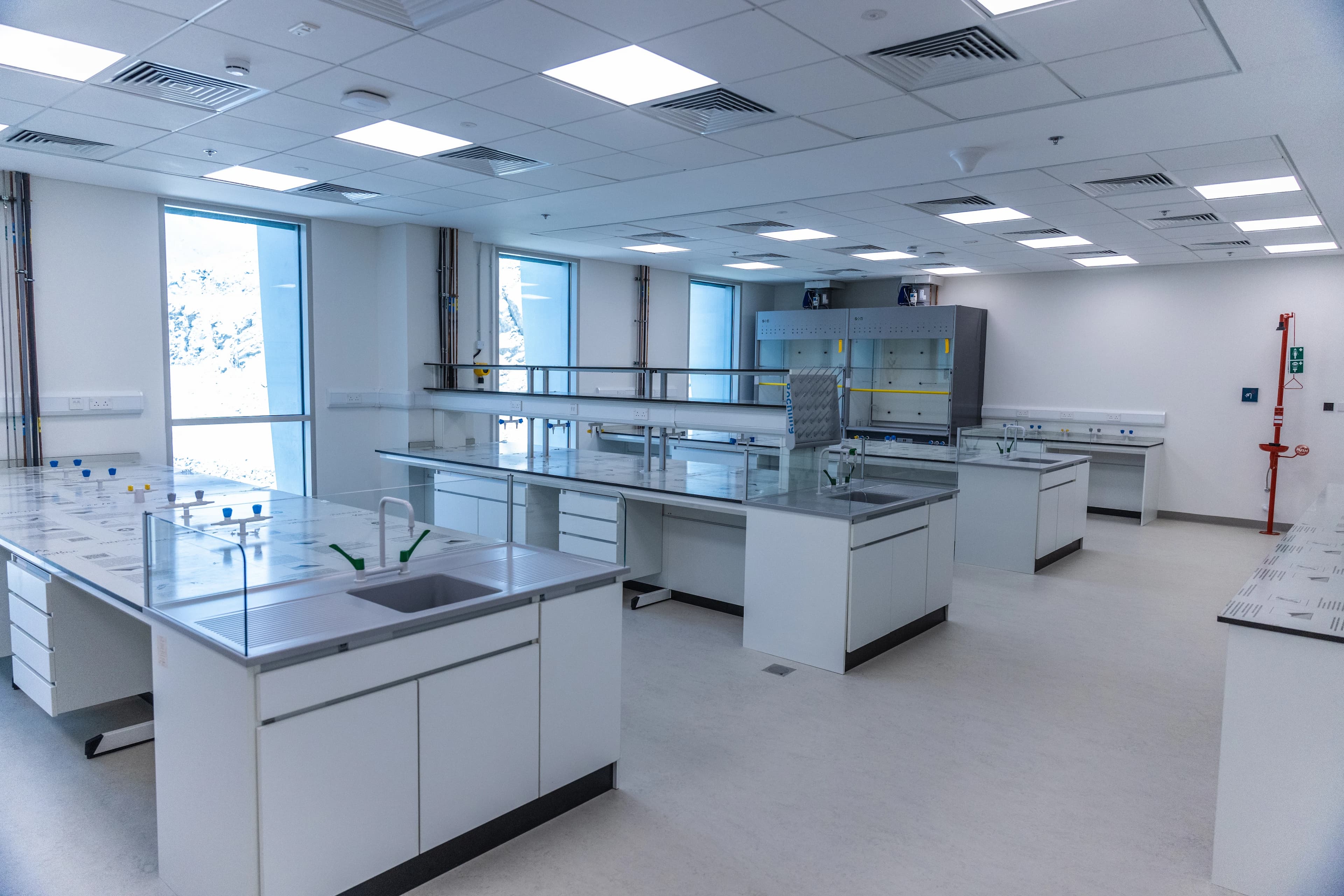 مرافق المركز