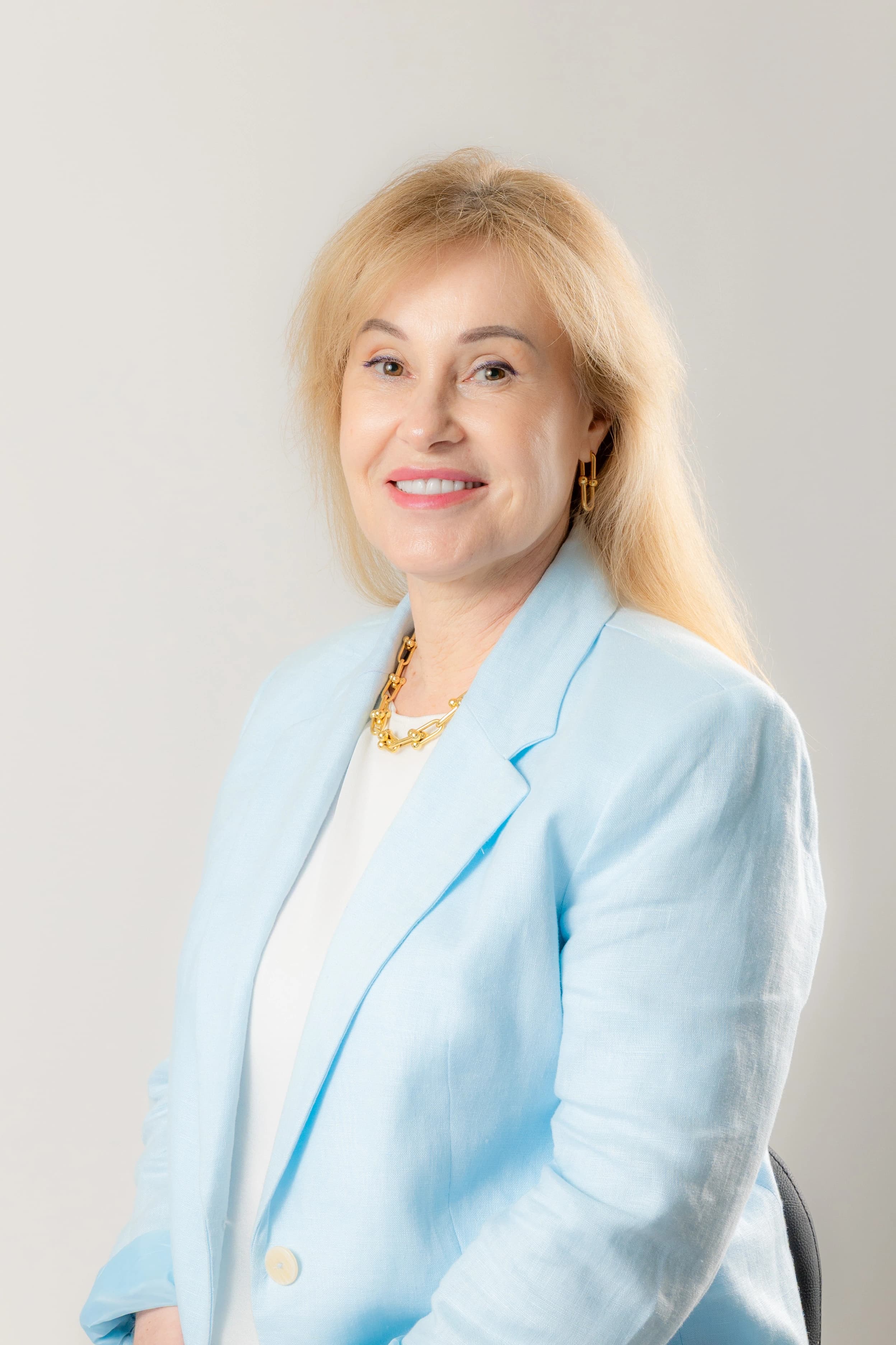Ms. Olga Golding
