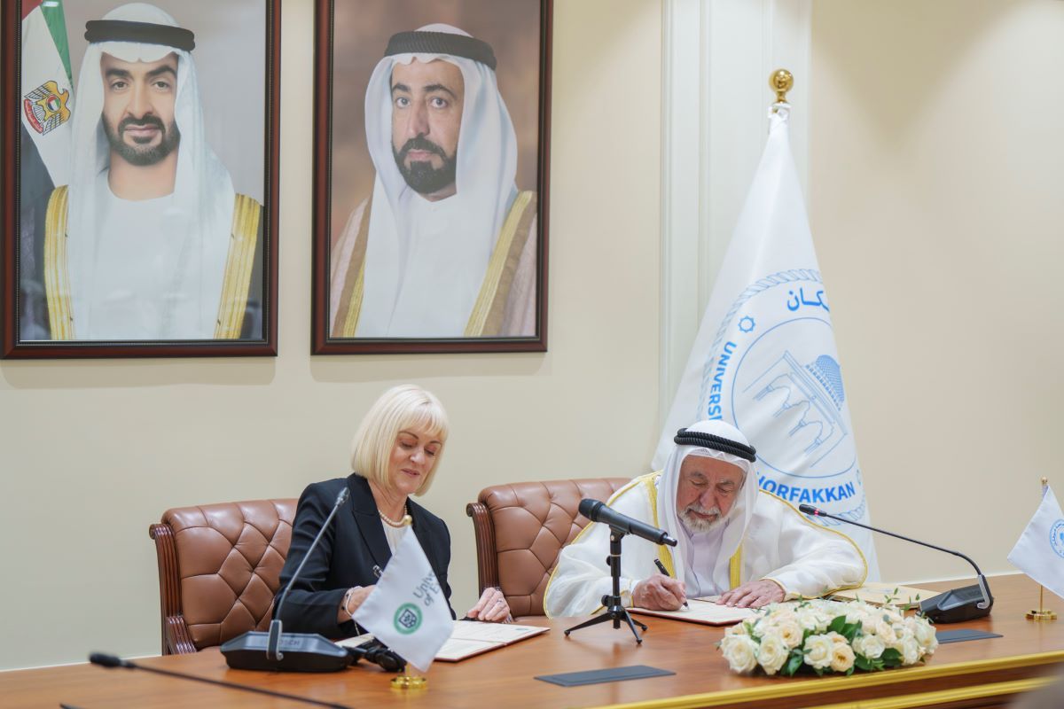 Sultan Al Qasimi signs co-op agreement between UFK and Exeter Uni
